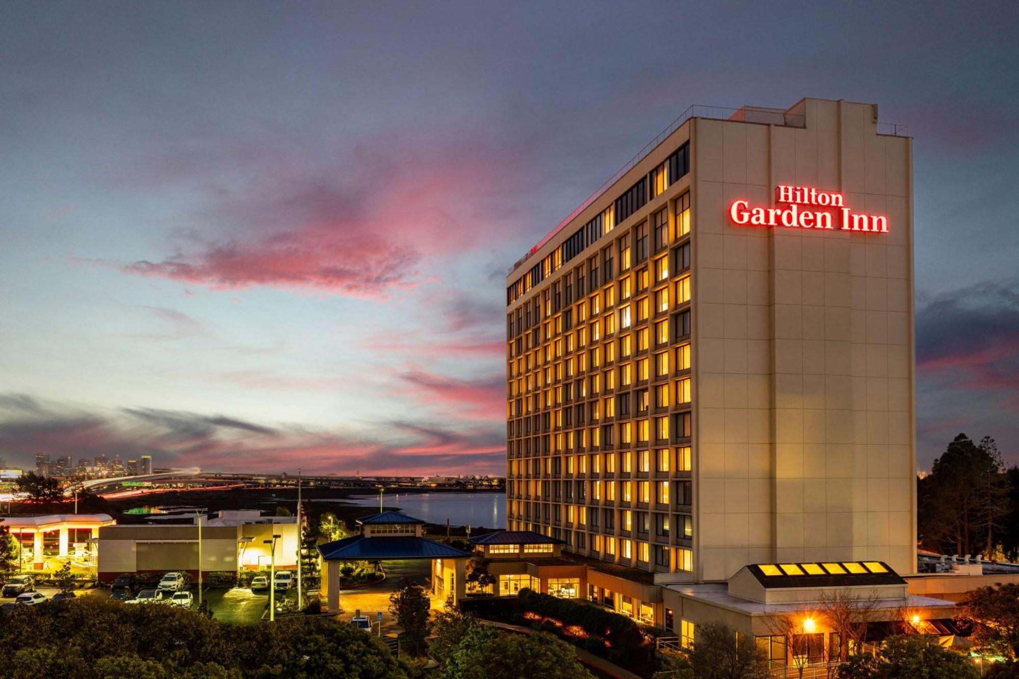 Hilton Garden Inn San Francisco/Oakland Bay Bridge Emeryville Exterior photo